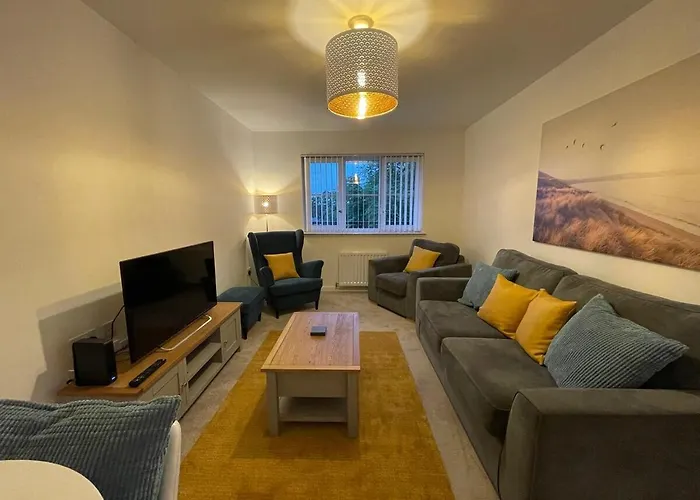 2 Bedroom Luxury Flat In Quiet Village Of Bishopton