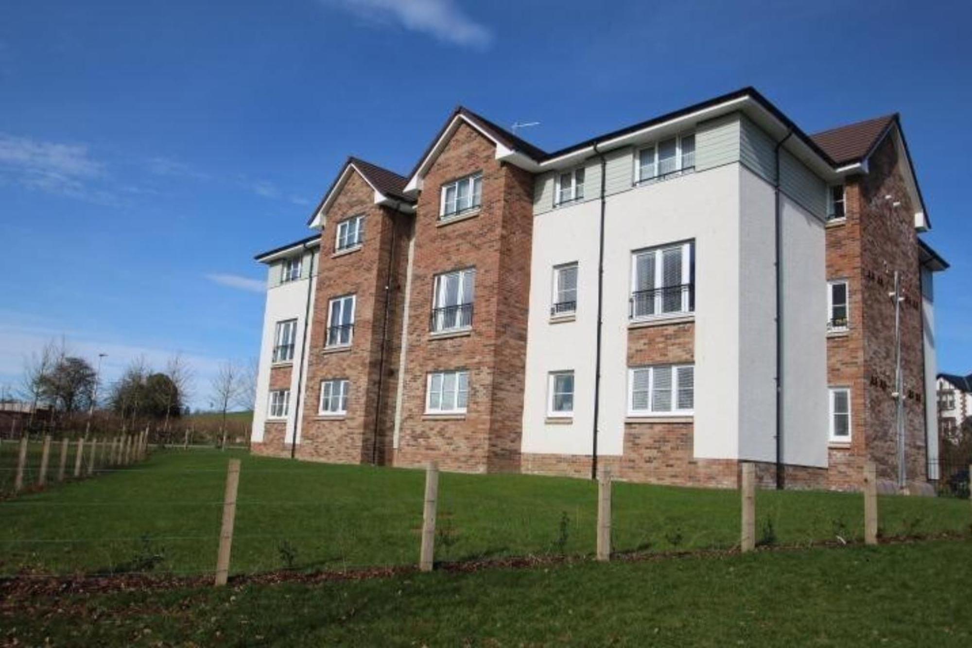Apartment 2 Bedroom Luxury Flat In Quiet Village Of Bishopton *